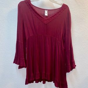 Maroon Honeyme top with lace 🍁
